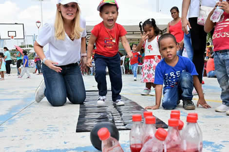 Jugando y disfrutando de diferentes actividades, propuestas por el programa Primera Infancia