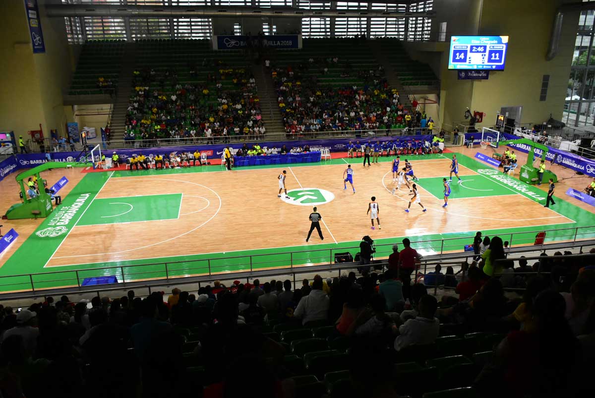 Vista aérea interior estadio de baloncesto