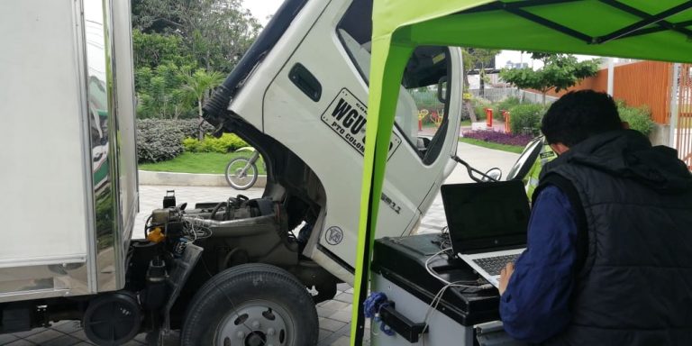 Control a automotores por emisión de gases contaminantes en Barranquilla