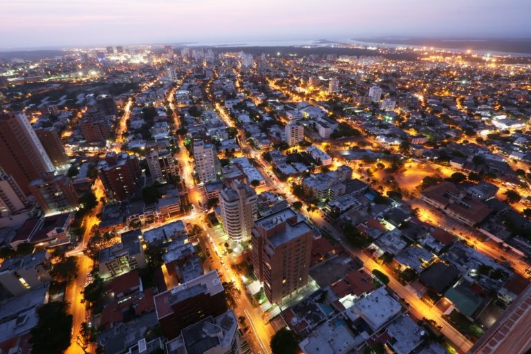 Vista aerea Barranquilla en la noche