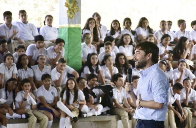 Palabras del alcalde ante estudiantes