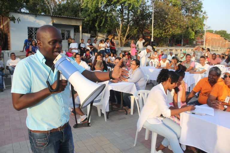 Jefe de la Oficina de Participación Ciudadana, dirigiéndose a ciudadanía.