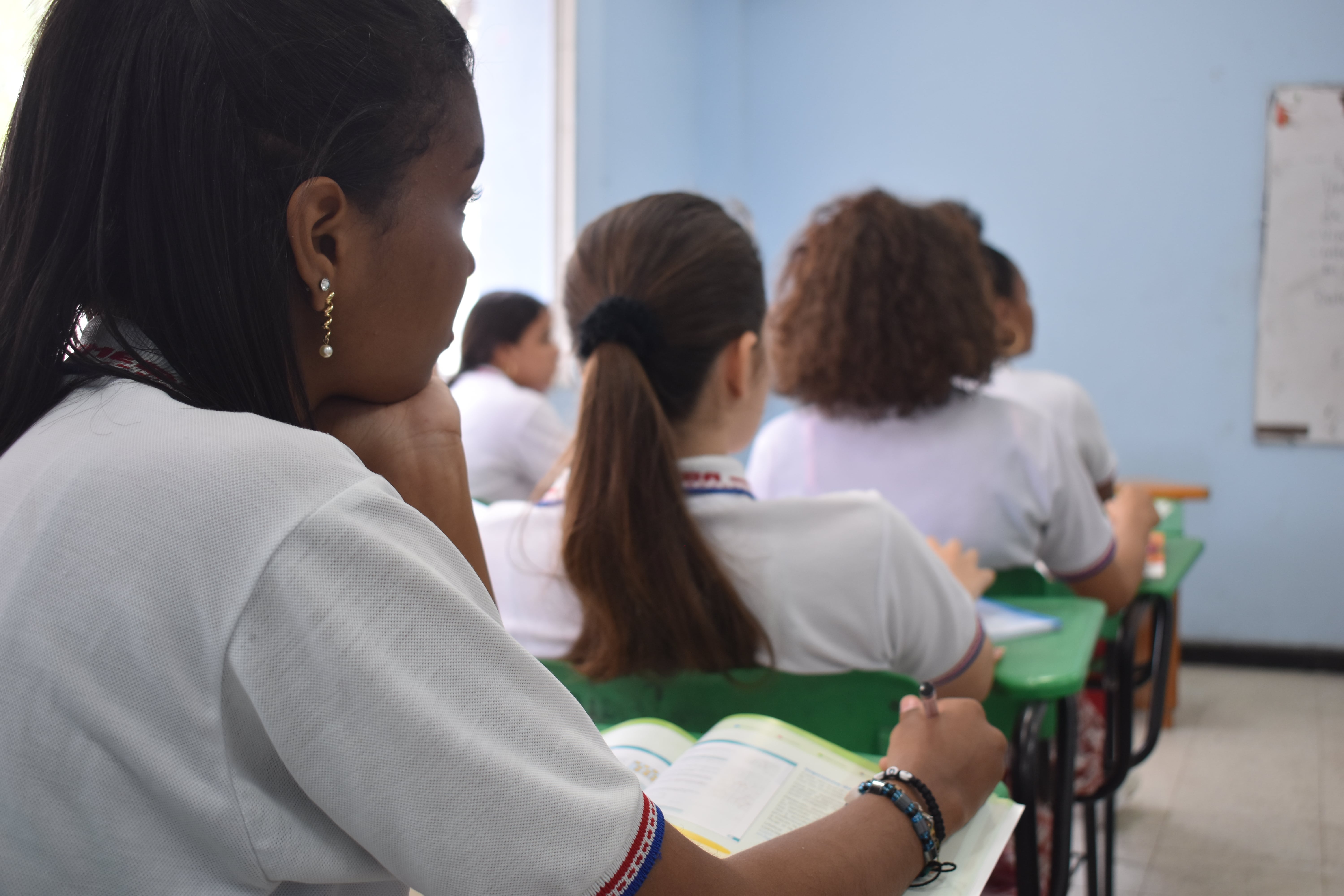 Estudiantes en salon de clases