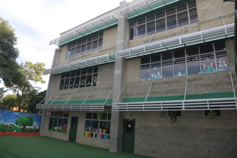 Fachada colegio Las Malvinas