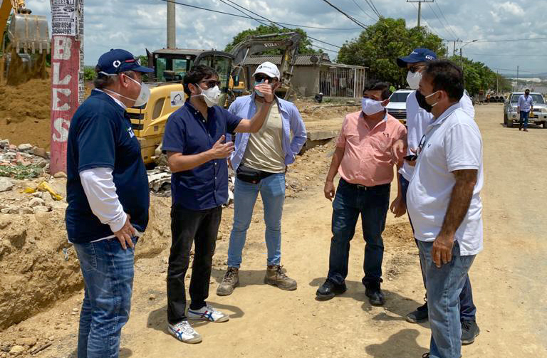 Alcalde durante Recorrido obras 13 de junio