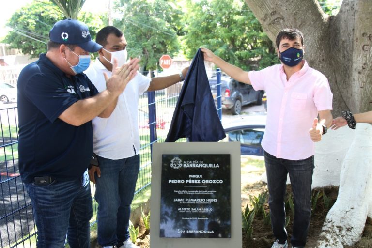 Develan placa de parque Pedro Pérez Orozco