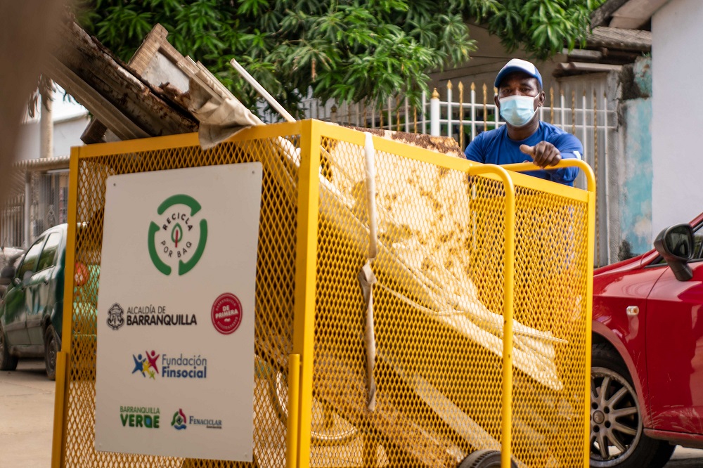 Cesto metálico para reciclaje