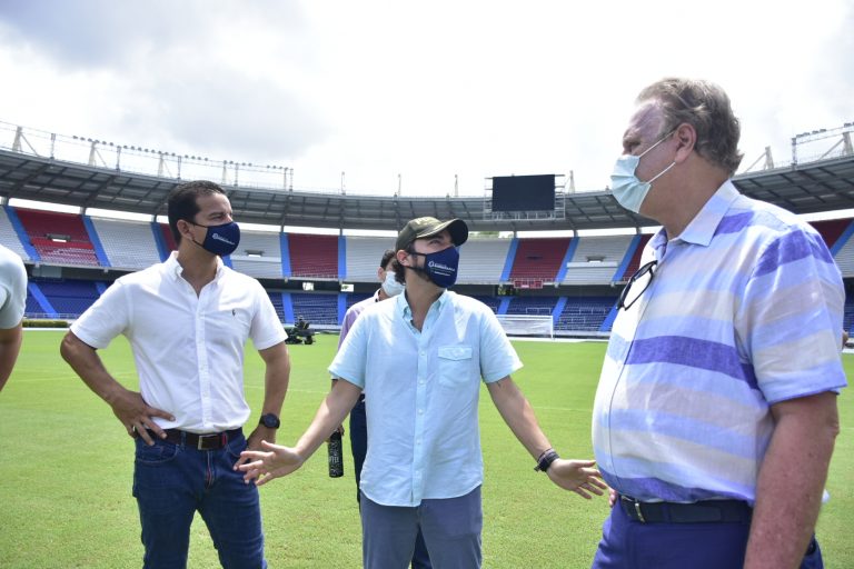 Pumarejo y Jesurum en cancha del Metropolitano