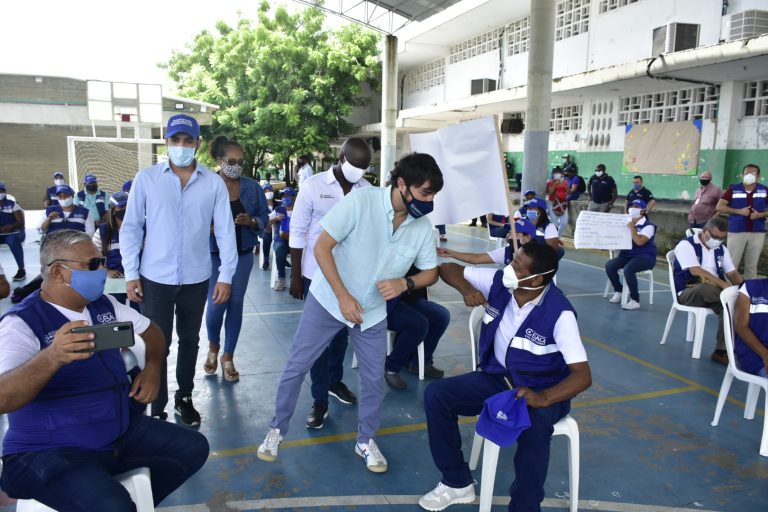 Pumarejo reunido con voluntarios de las JAC