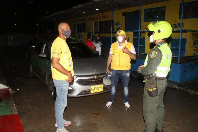 Operativo de control con policía 