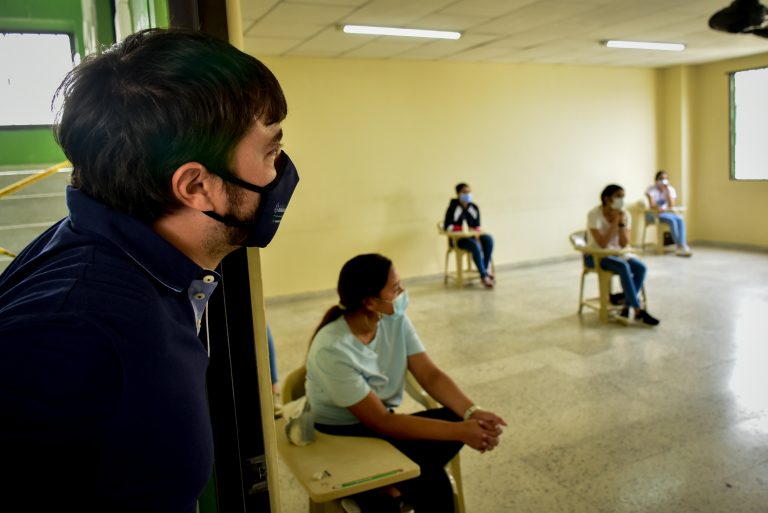 Estudiantes en salón