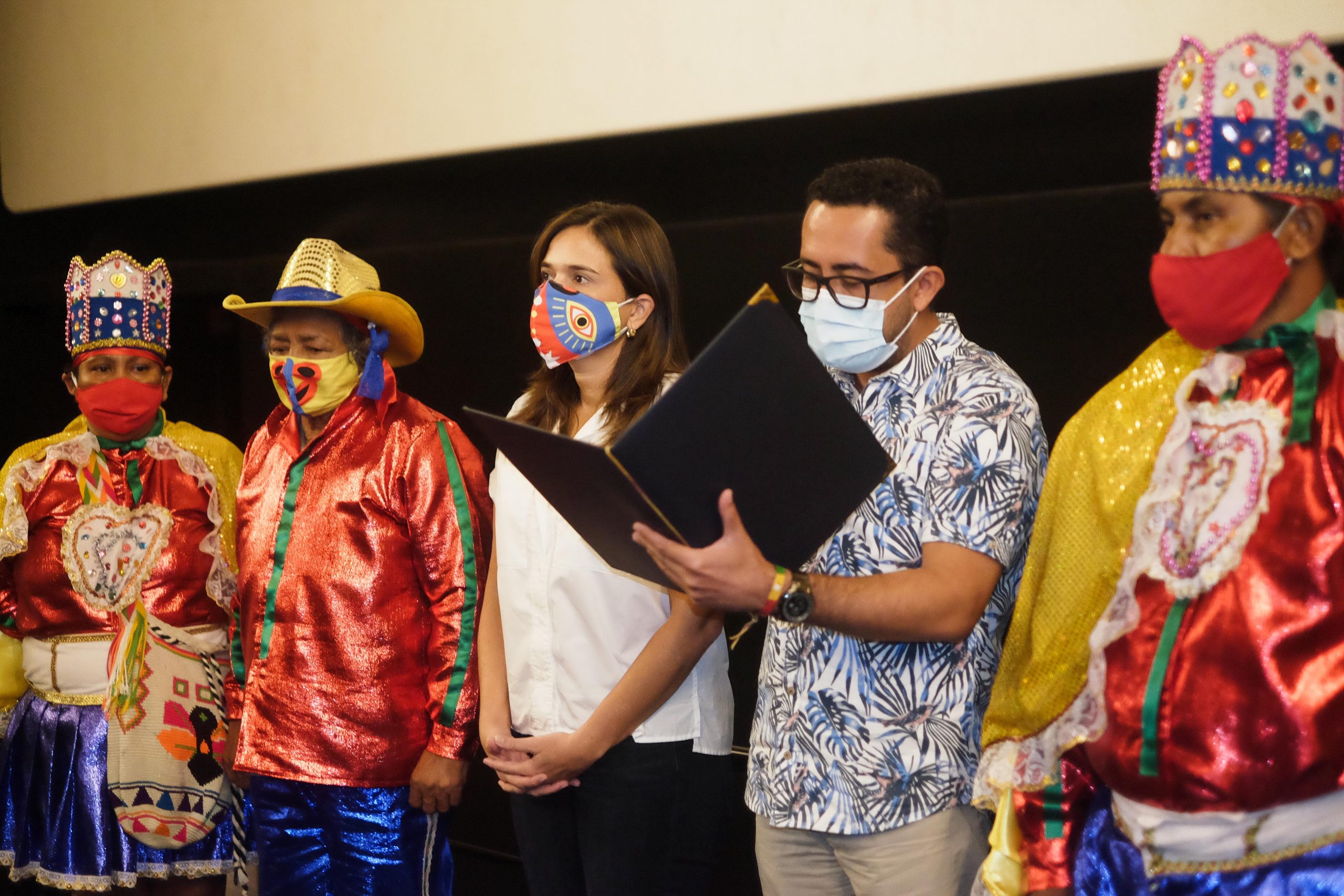 Personajes del Carnaval reunidos