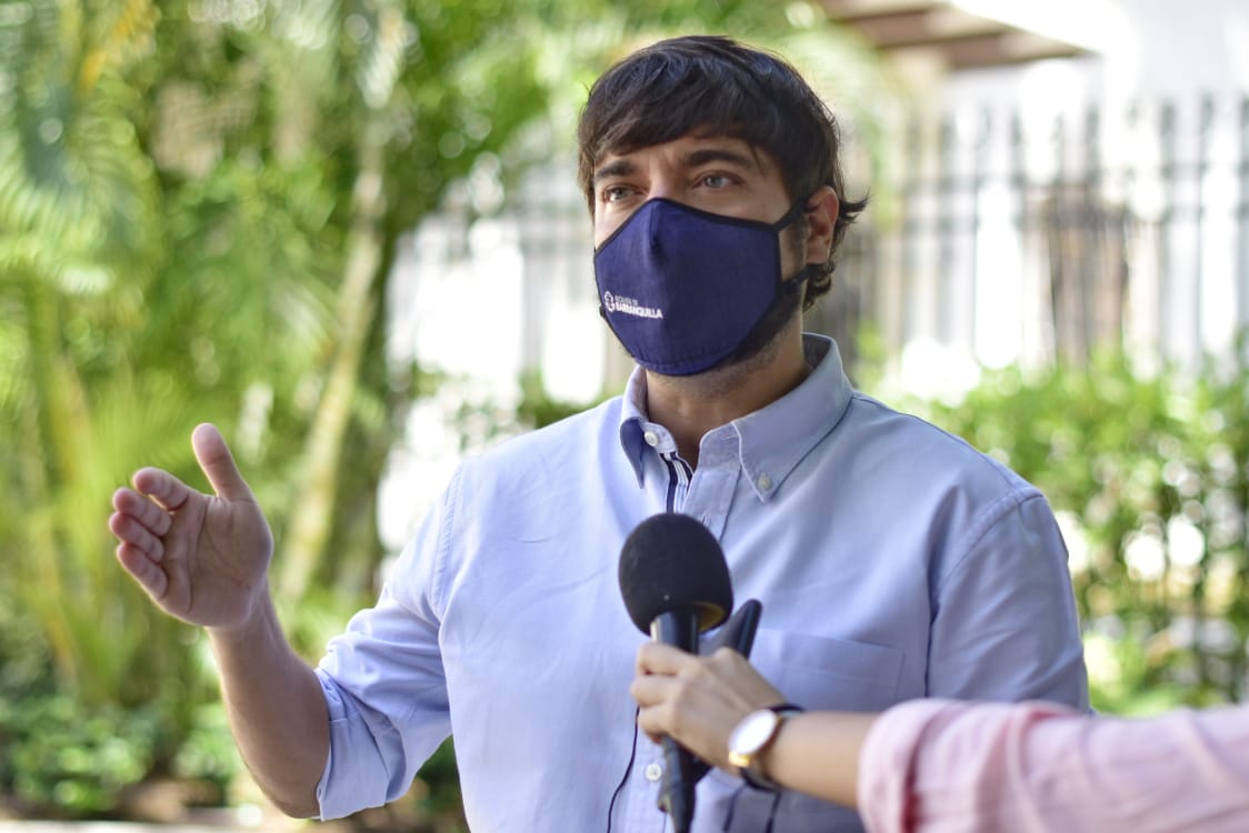 Alcalde Pumarejo dictando medidas