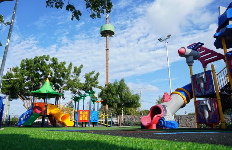 Zona infantil parque San Francisco