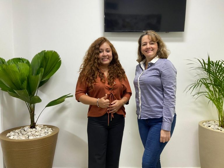 Rosa y Jenni escritoras