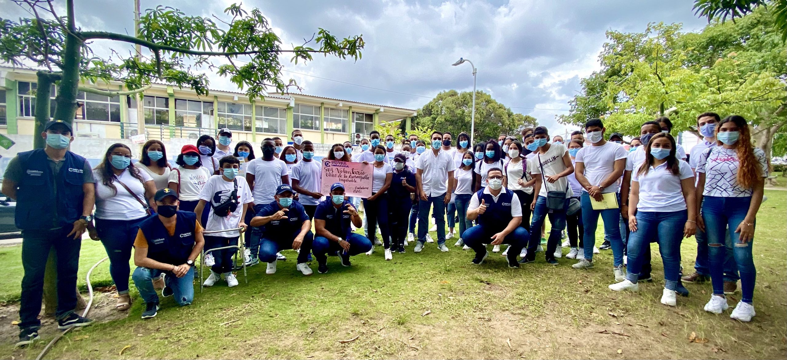 Jóvenes del voluntariado cívico