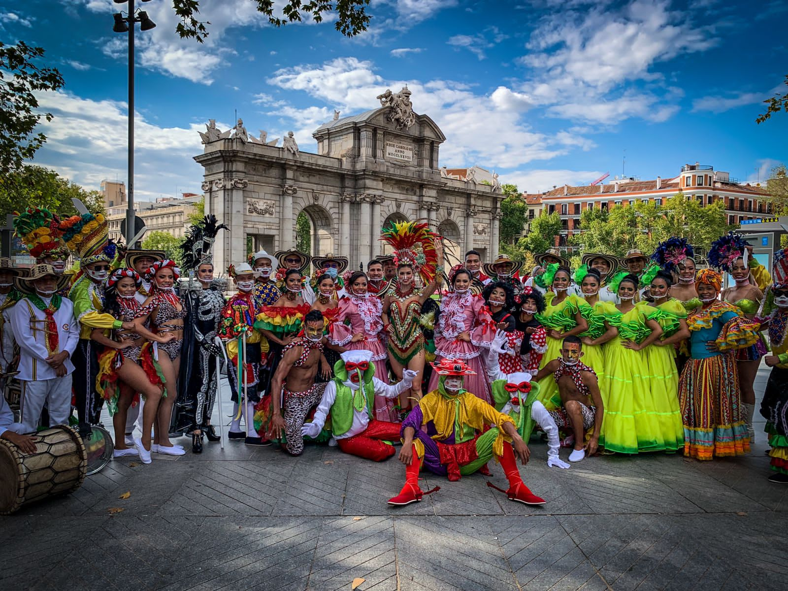 Panorámica de bailarines en Madrid.