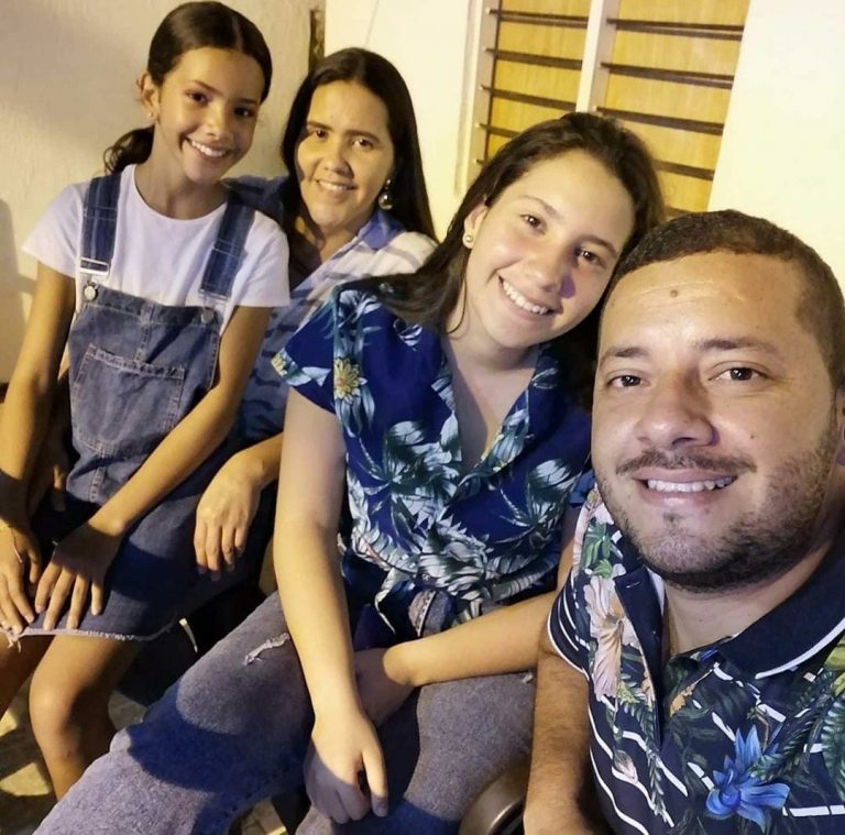 Jorge Barraza con su familia.