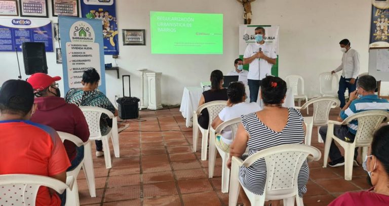 Grupo de asistentes a la Jornada de socialización del programa de Regulación Urbanística de Barrios