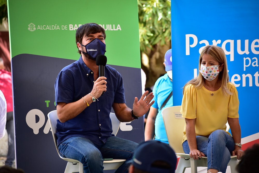 Gobernadora Elsa Noguera y el alcalde Jaime Pumarejo en evento en el parque San Isidro