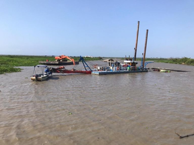 Maquinarias en el caño