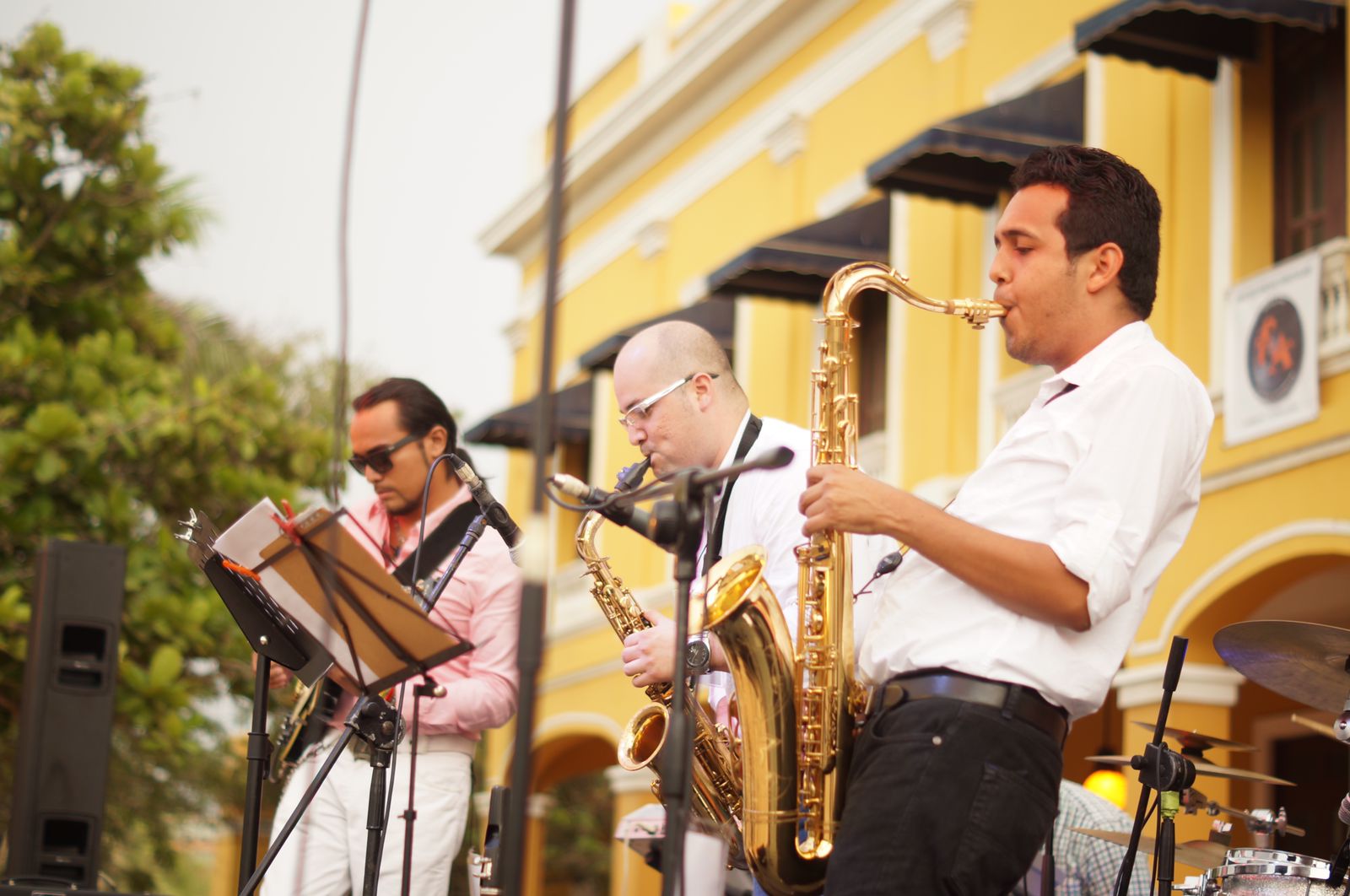 Músicos en La Aduana