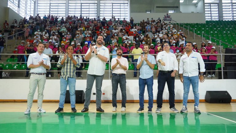 Alcalde y Director de Prosperidad Social en el Elías Chegwin