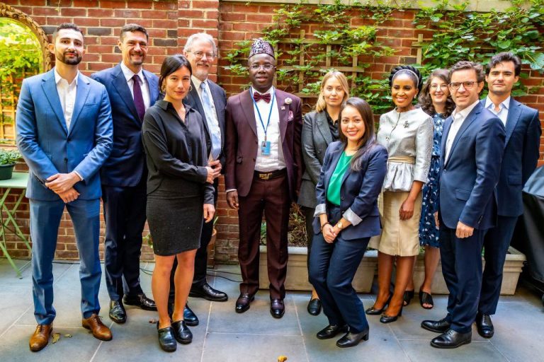 Manuel Trujillo junto a participantes internacionales en Clinton Global Initiative NY