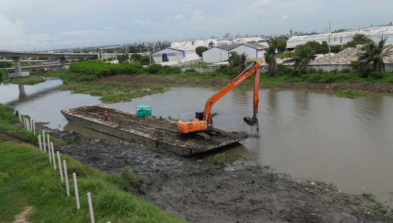 Dragado en Caño de la Auyama