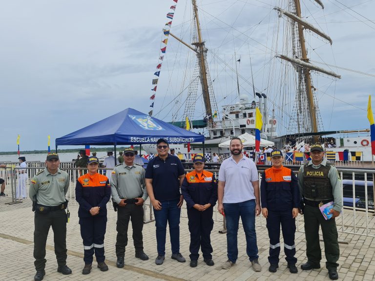 Miembros de Capitanía de Puerto, Infantería y guardacostas