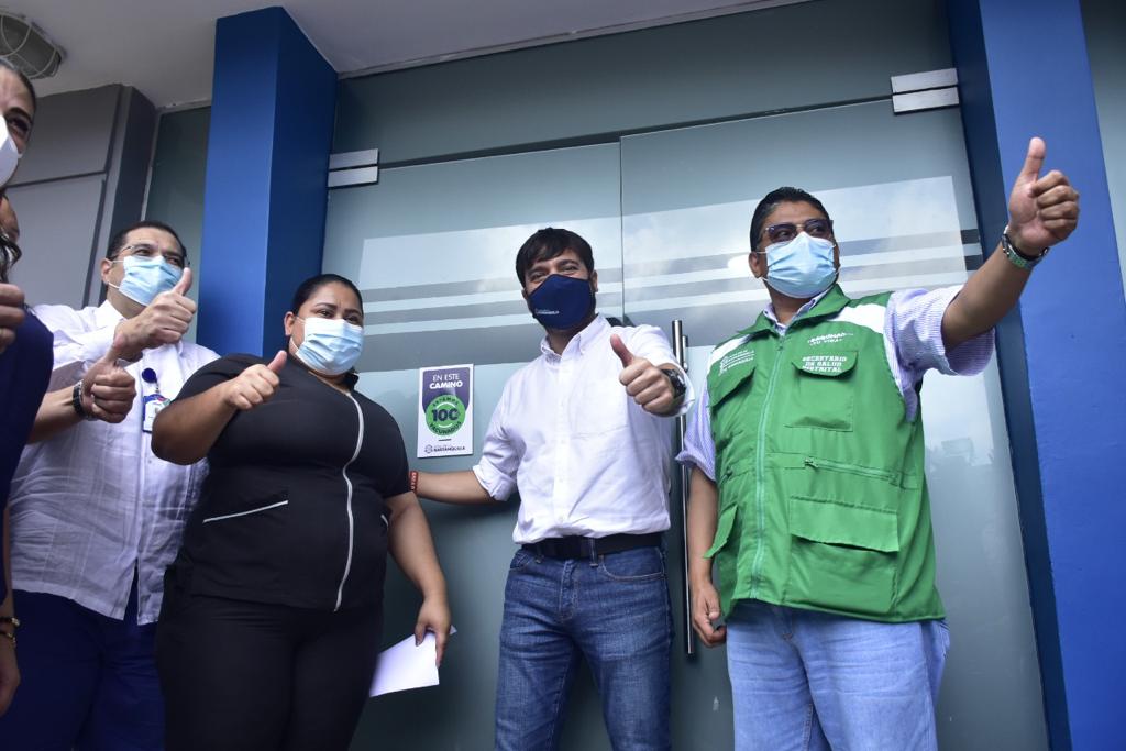 Alcalde Pumarejo con el Secretario de Salud y equipo MiRed