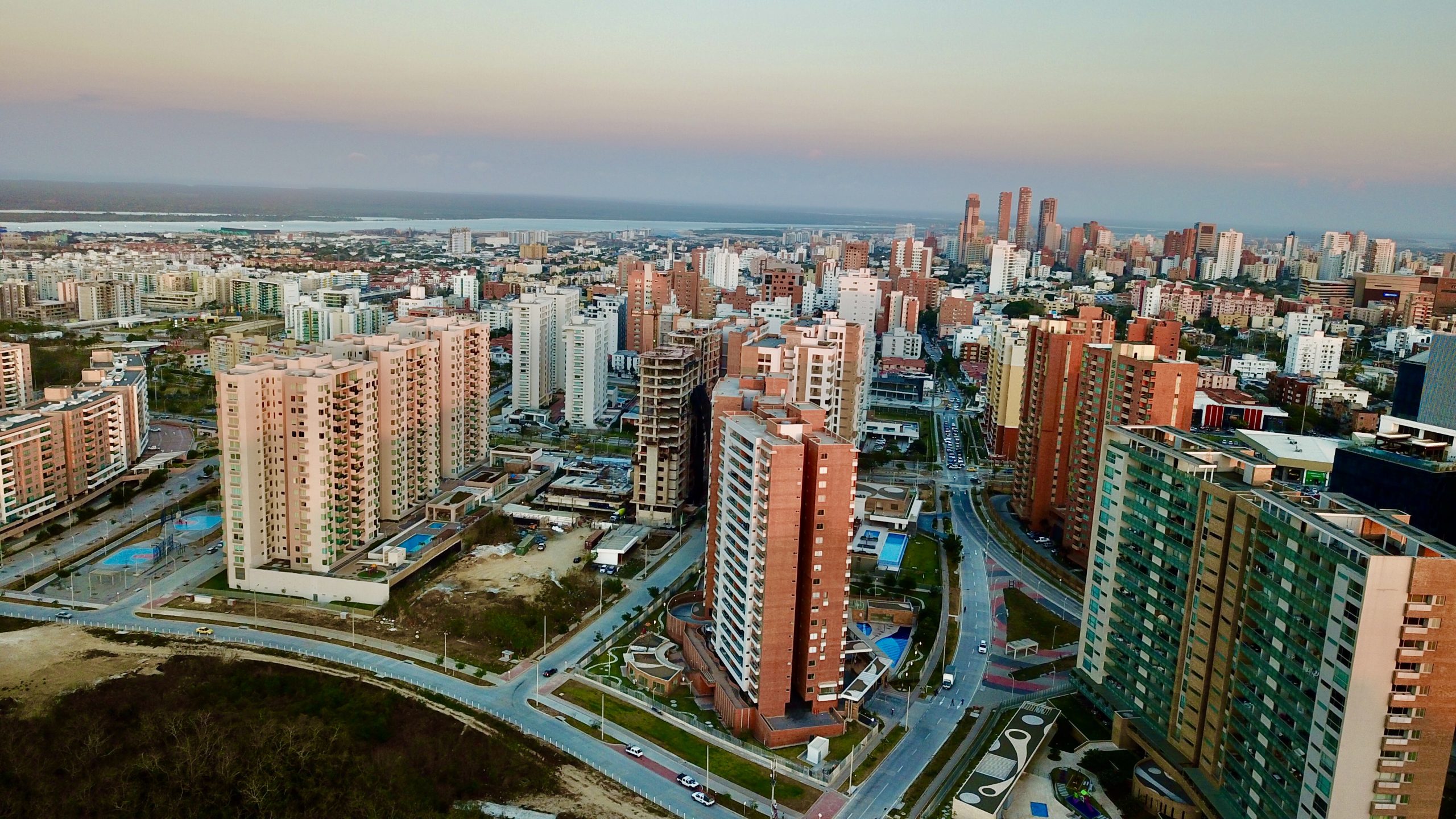 Panorámica aérea de edificios de Barranquilla