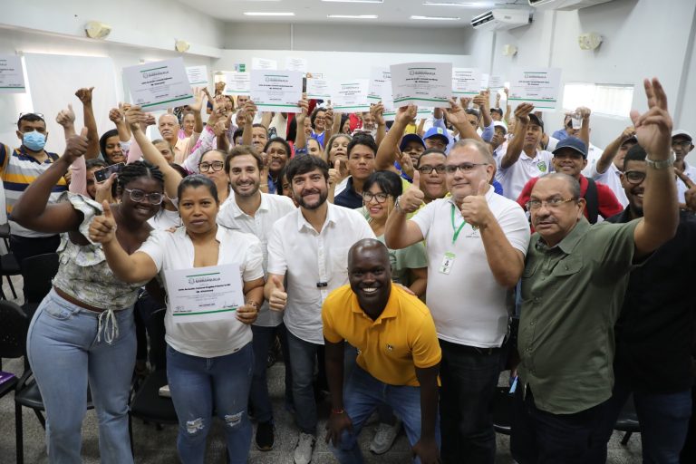 Alcalde Pumarejo y miembros de juntas de acción comunal.