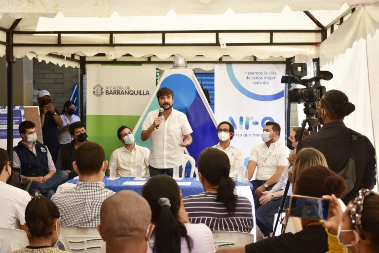 Alcalde Pumarejo en conversatorio