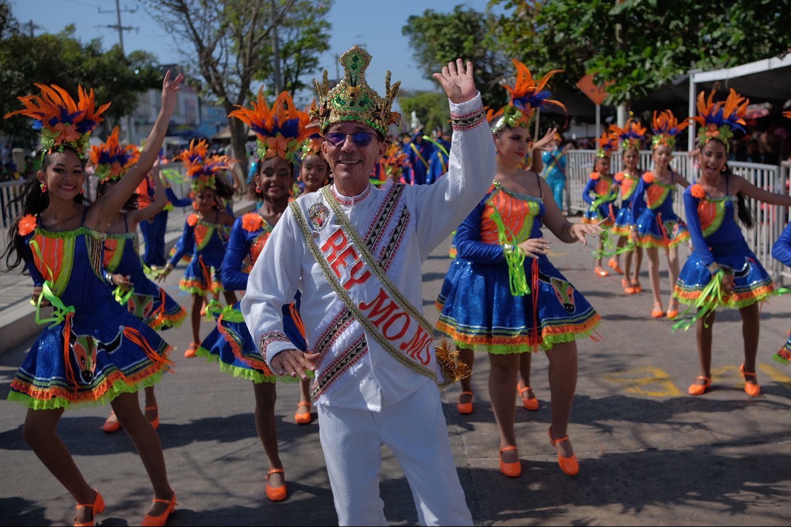 Rey Momo en recorrido Gran Parada