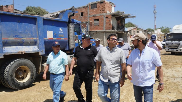 Alcalde en recorrido de inspeccion de obras de la cordialidad