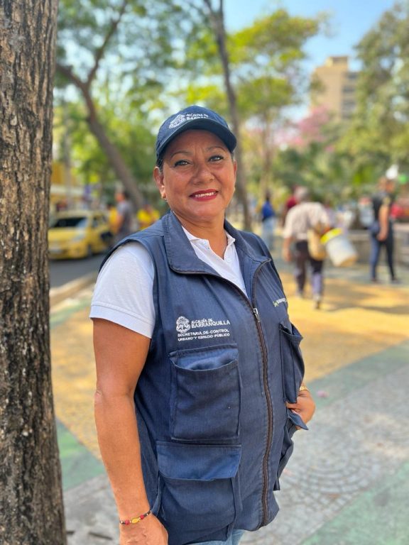 Funcionarai Vigia en parque de la ciudad