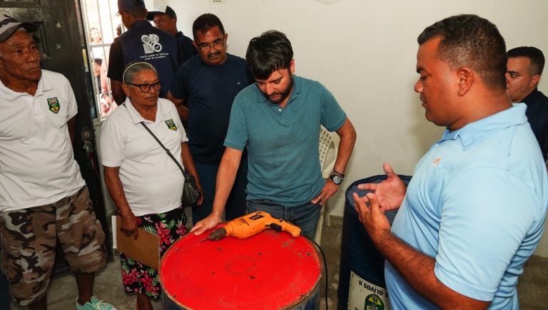 Alcalde Pumarejo verificando trabajos