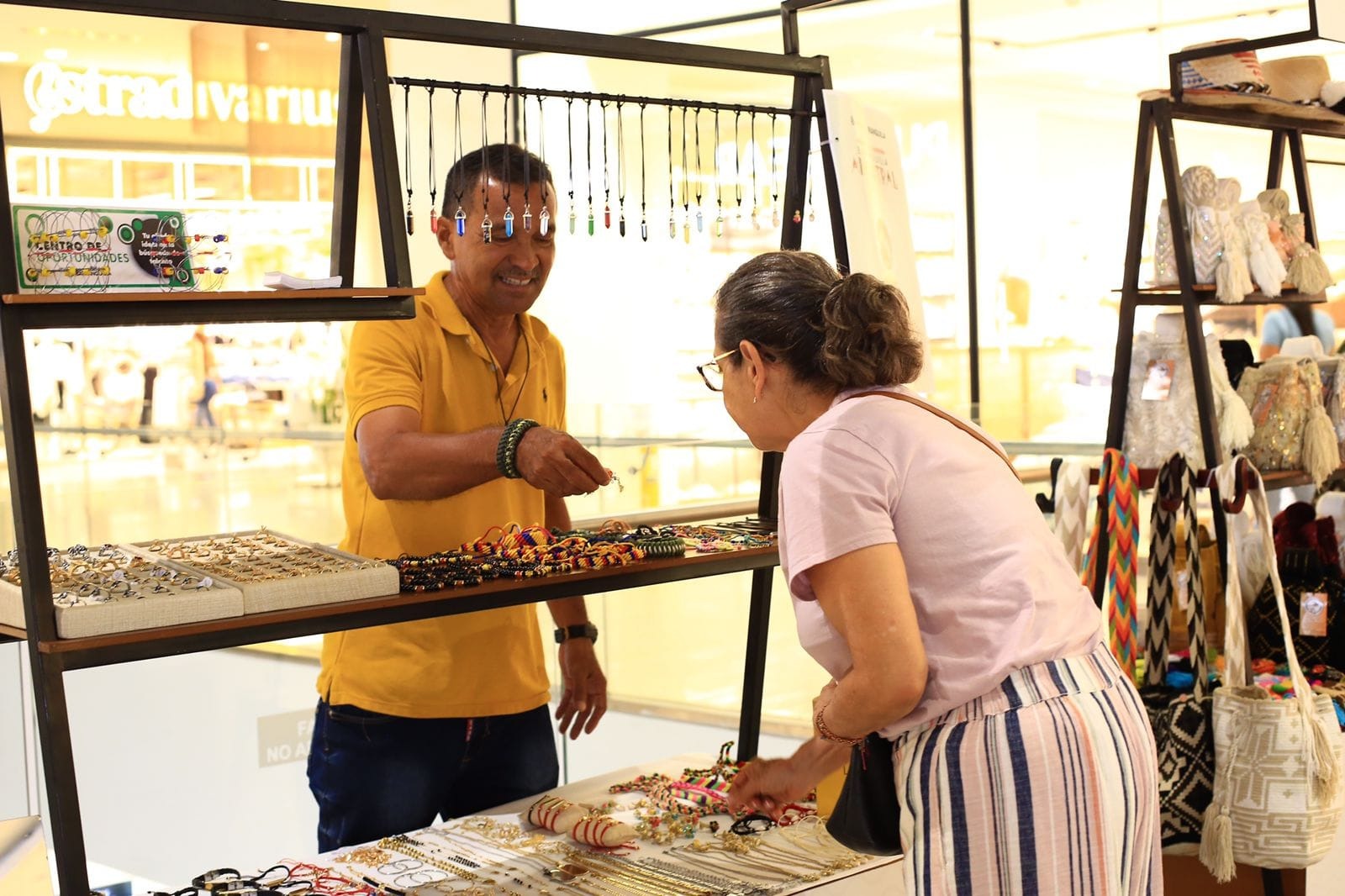 Hombre y mujer emprendedores