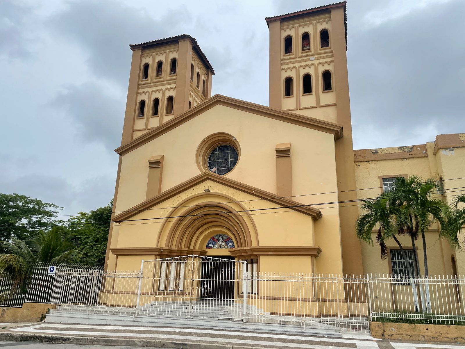 Fachada iglesia