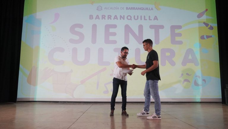 Ganador de Portafolio de Estimulo recibe beneficio 