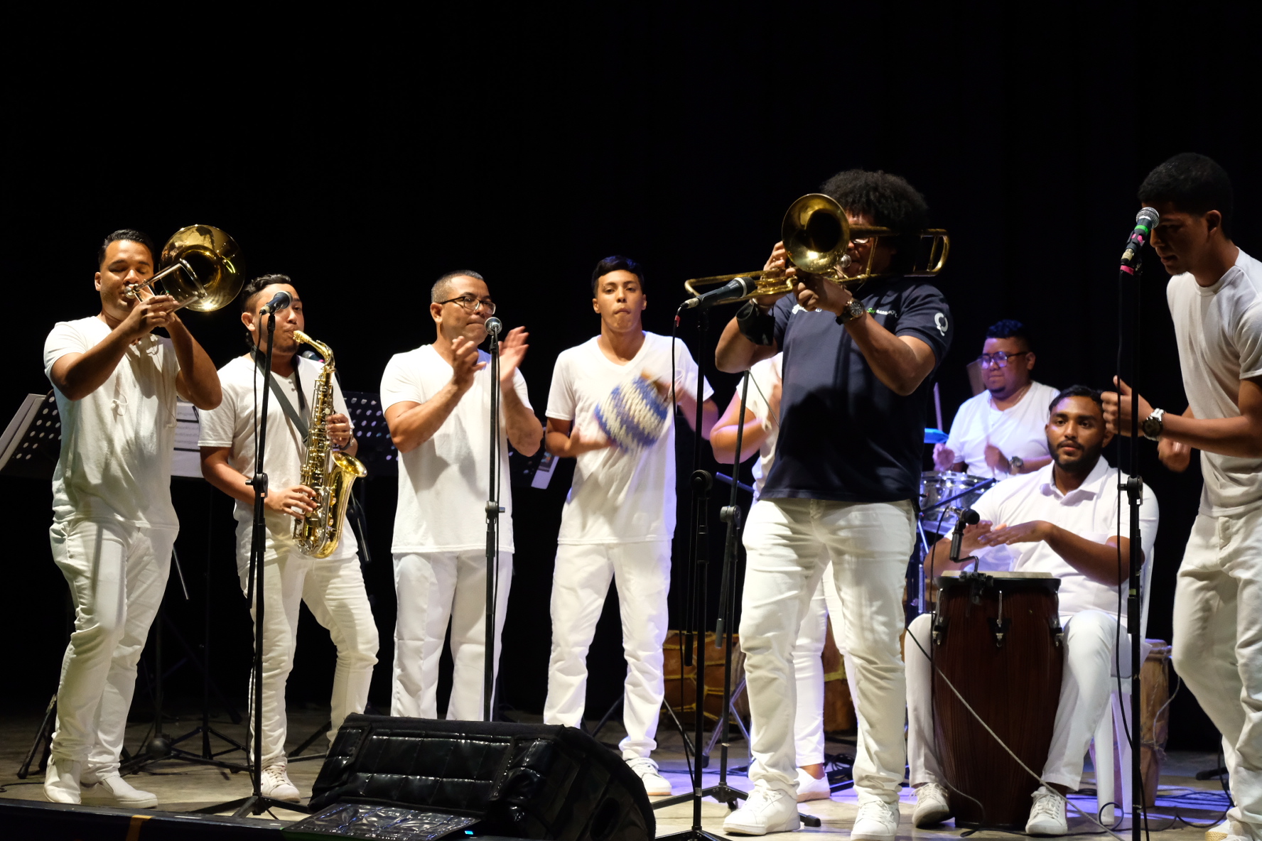 Orquesta en tarima