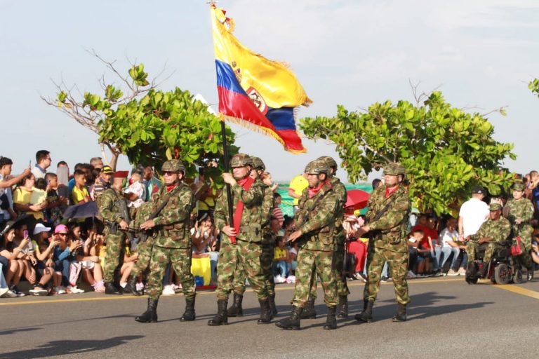 Desfile de soldados