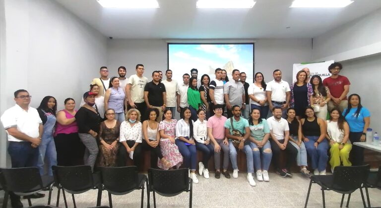 grupo de estudiantes del Diplomado en Historia de Barranquilla