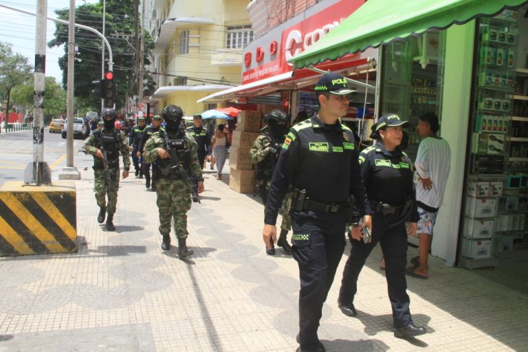 Policía y Ejército en operativo en el Paseo Bolívar contra la extorsión 