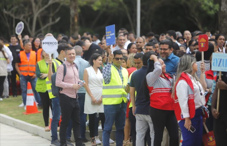 Trabajadores Centro Empresarial Buenavista 