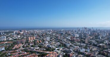 Panorámica de Barranquilla diurna edificios y barrios