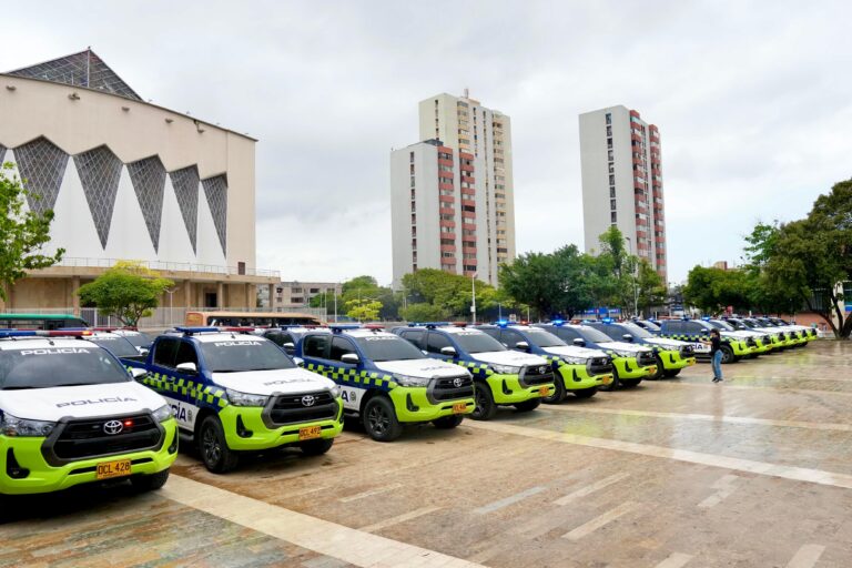 Vista de las camionetas entregadas a la Policía Nacional