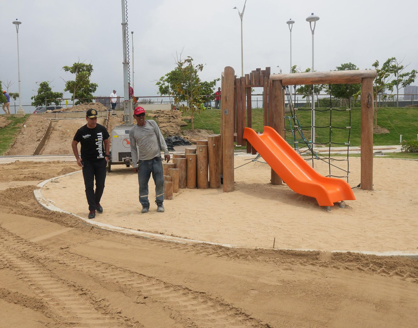 Alcalde Char recorre obras de nueva etapa Gran Malecón