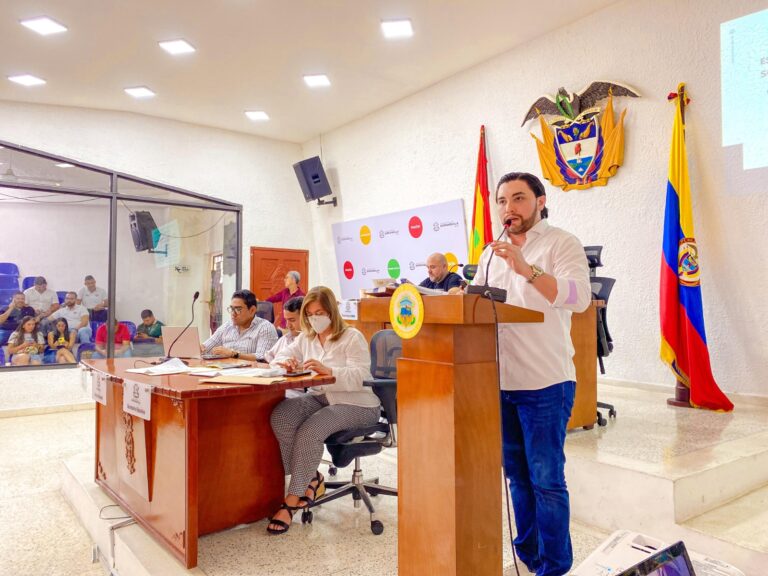 Andrés Rengifo en presentación ante el Concejo